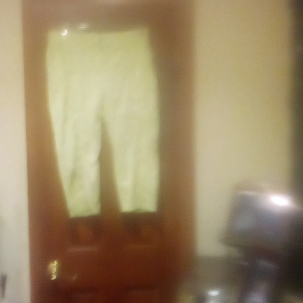 CHICO YELLOW CROP PANT SIZE 1.5